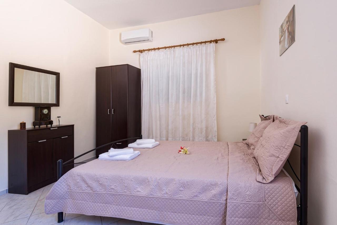 Palm Beach House Sfinarion ภายนอก รูปภาพ